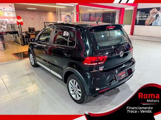 VOLKSWAGEN-FOX-2015
