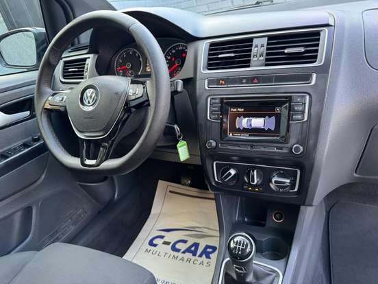 VOLKSWAGEN-FOX-2016