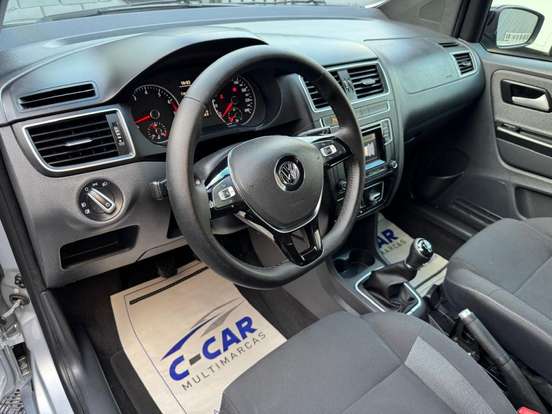 VOLKSWAGEN-FOX-2016
