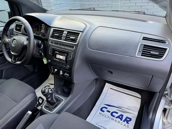 VOLKSWAGEN-FOX-2016