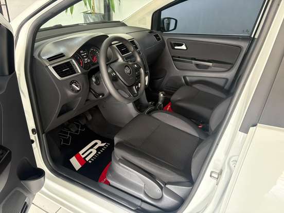 VOLKSWAGEN-FOX-1.6 MSI TOTAL FLEX CONNECT 4P I-MOTION VOLKSWAGEN-FOX-2018
