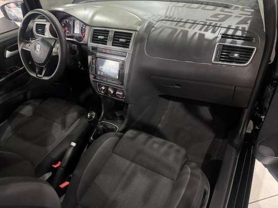 VOLKSWAGEN-FOX-2019