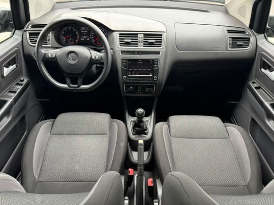 VOLKSWAGEN-FOX-2018