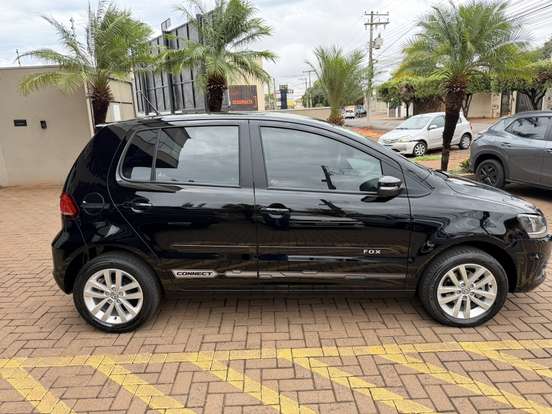 VOLKSWAGEN-FOX-2021