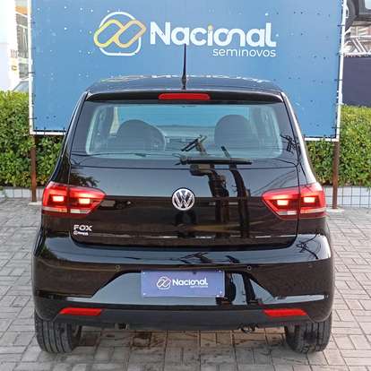 VOLKSWAGEN-FOX-2021