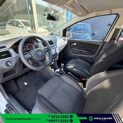VOLKSWAGEN-FOX-2021
