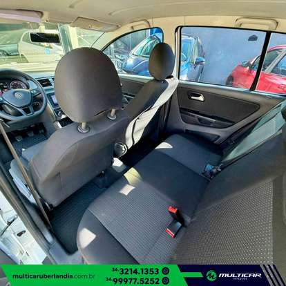 VOLKSWAGEN-FOX-2021