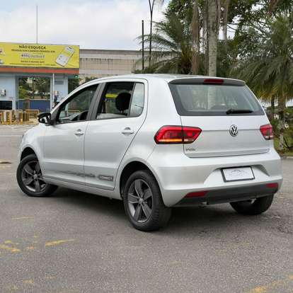 VOLKSWAGEN-FOX-2021
