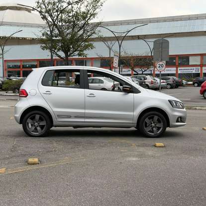 VOLKSWAGEN-FOX-2021