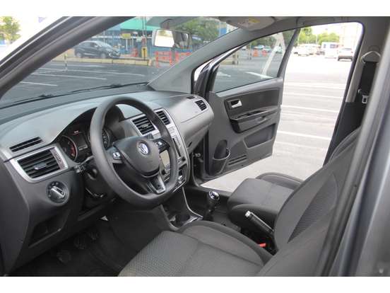 VOLKSWAGEN-FOX-2019