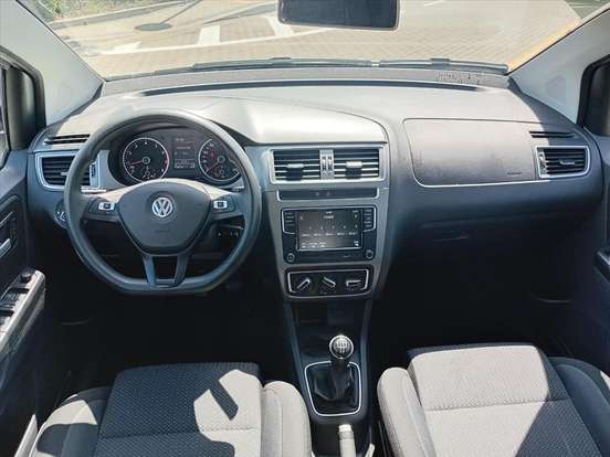 VOLKSWAGEN-FOX-2020