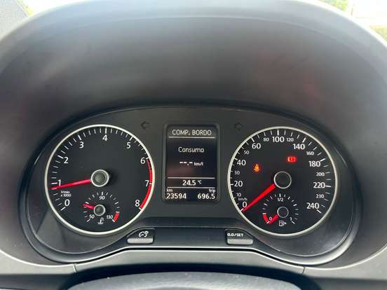 VOLKSWAGEN-FOX-1.6 MSI TOTAL FLEX XTREME 4P MANUAL VOLKSWAGEN-FOX-2018