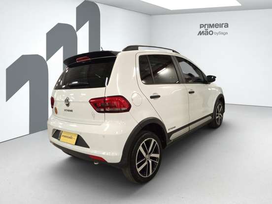 VOLKSWAGEN-FOX-2021