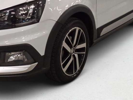 VOLKSWAGEN-FOX-1.6 MSI TOTAL FLEX XTREME 4P MANUAL VOLKSWAGEN-FOX-2021