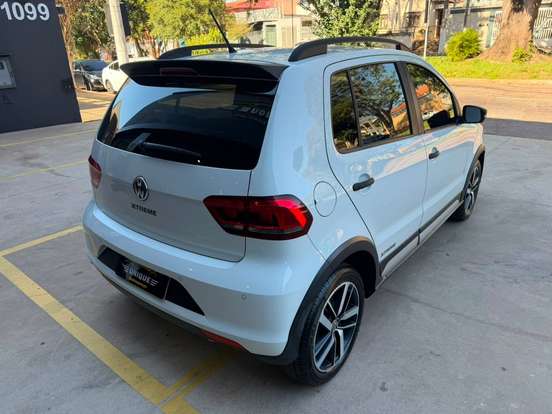 VOLKSWAGEN-FOX-2020