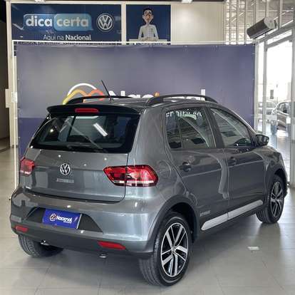 VOLKSWAGEN-FOX-2020
