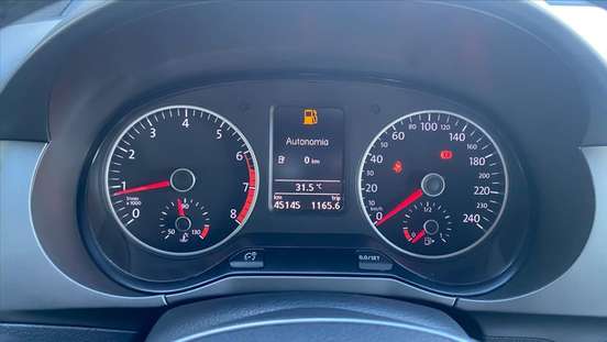 VOLKSWAGEN-FOX-2020