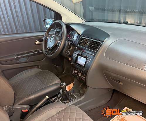 VOLKSWAGEN-FOX-2016