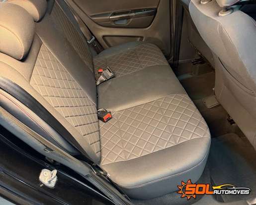 VOLKSWAGEN-FOX-2016