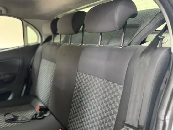 VOLKSWAGEN-GOL-2014