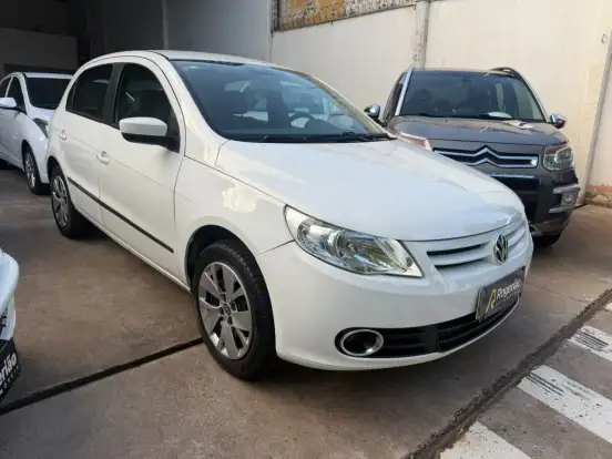 VOLKSWAGEN-GOL-2010