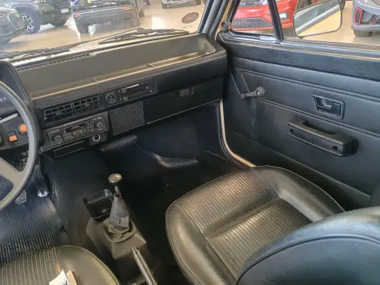 VOLKSWAGEN-GOL-1984