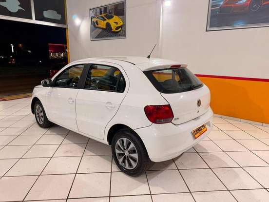 VOLKSWAGEN-GOL-2015