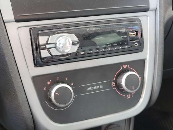 VOLKSWAGEN-GOL-2010