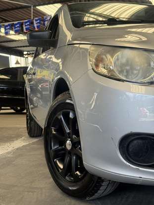 VOLKSWAGEN-GOL-2009