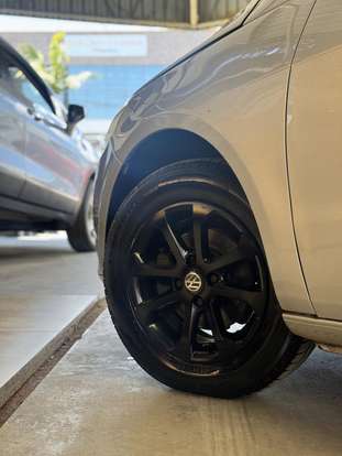 VOLKSWAGEN-GOL-2009
