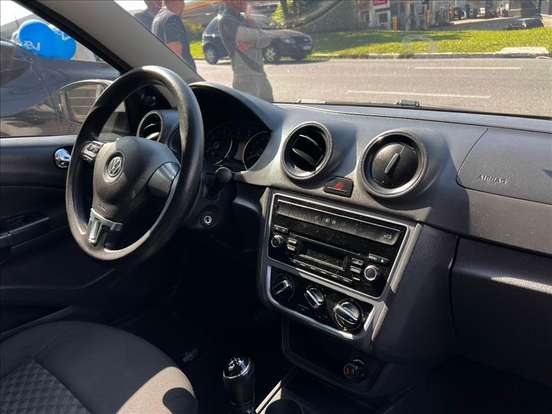 VOLKSWAGEN-GOL-2016