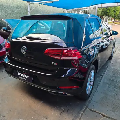 VOLKSWAGEN-GOLF-2018