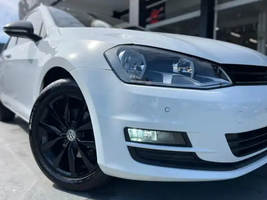 VOLKSWAGEN-GOLF-2017