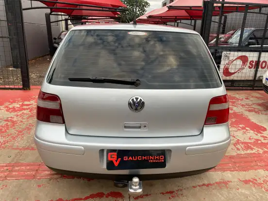 VOLKSWAGEN-GOLF-2004