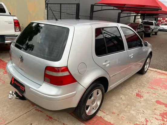 VOLKSWAGEN-GOLF-2004