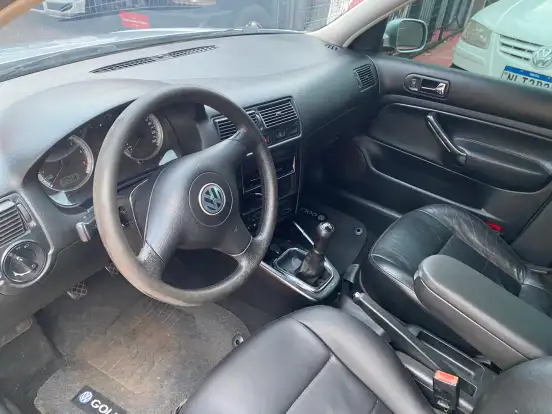 VOLKSWAGEN-GOLF-2004