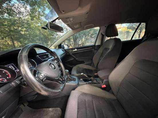 VOLKSWAGEN-GOLF-2015