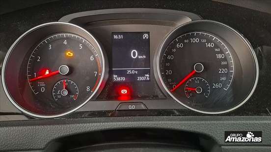VOLKSWAGEN-GOLF-2015