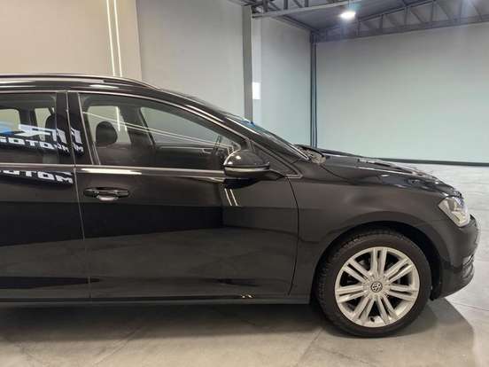 VOLKSWAGEN-GOLF-2017