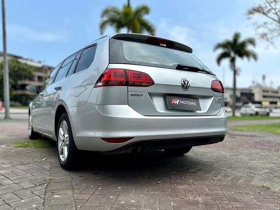 VOLKSWAGEN-GOLF-2015