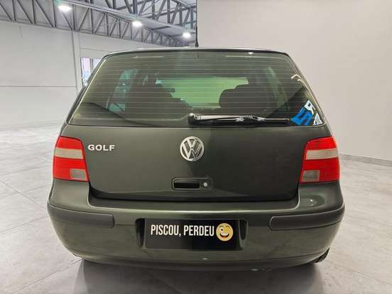 VOLKSWAGEN-GOLF-2004