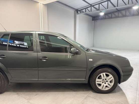 VOLKSWAGEN-GOLF-1.6 MI PLUS 8V GASOLINA 4P MANUAL VOLKSWAGEN-GOLF-2004
