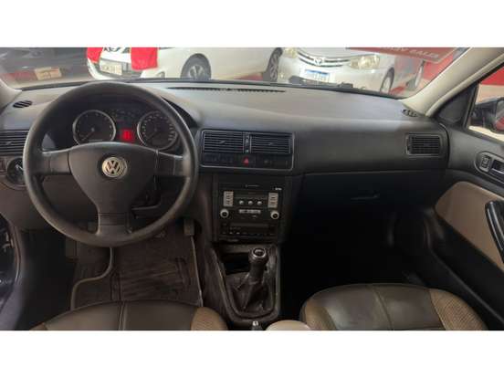 VOLKSWAGEN-GOLF-2009