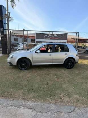 VOLKSWAGEN-GOLF-2011