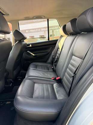 VOLKSWAGEN-GOLF-2011