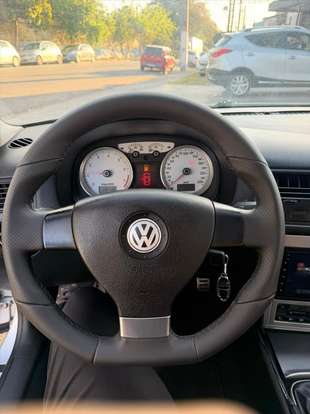 VOLKSWAGEN-GOLF-2011