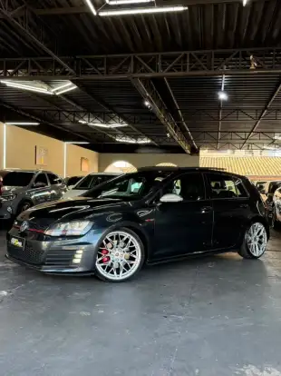 VOLKSWAGEN-GOLF-2013