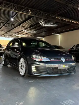 VOLKSWAGEN-GOLF-2013