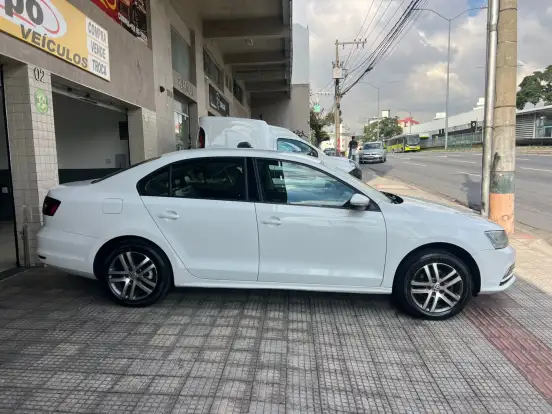 VOLKSWAGEN-JETTA-1.4 16V TSI COMFORTLINE GASOLINA 4P TIPTRONIC VOLKSWAGEN-JETTA-2016