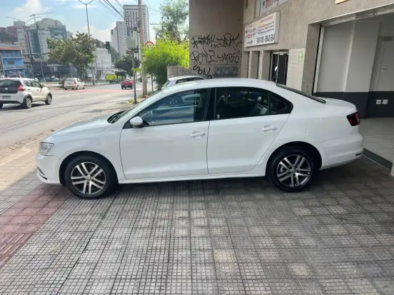 VOLKSWAGEN-JETTA-1.4 16V TSI COMFORTLINE GASOLINA 4P TIPTRONIC VOLKSWAGEN-JETTA-2016